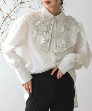 자수 포함 화이트 셔츠 긴팔
