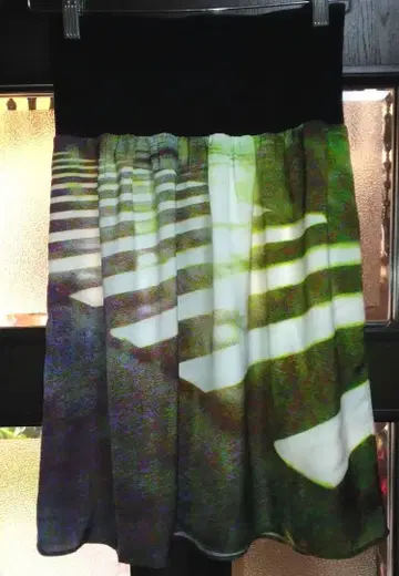 에네스베 전사 프린트 스커트