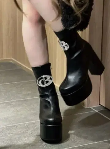 아베일 스톰 통굽 부츠 Shoko x SUREVE