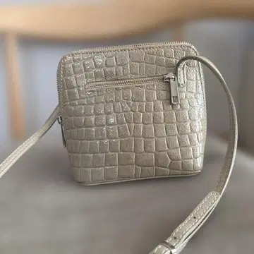 크로커다일 패턴 숄더백