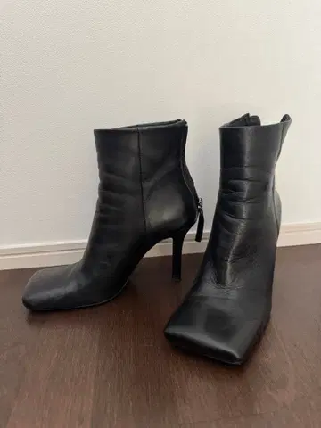 새상품급 zara 스퀘어토 부츠 36 천연 가죽