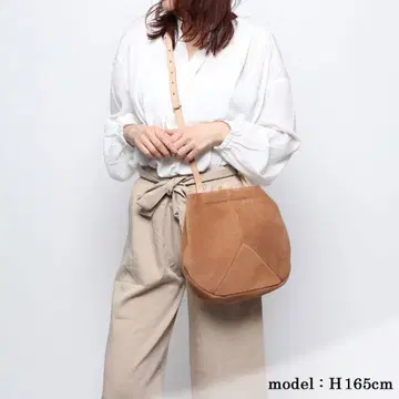 새상품급 에코 스웨이드 천연 가죽 가죽 숄더백 사선 크로스 카멜