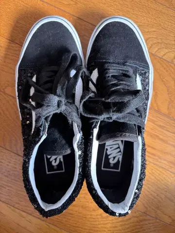 VANS 블랙 스니커즈