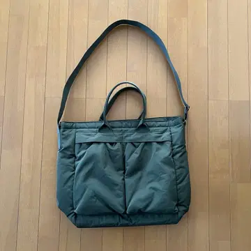 유니클로C 2WAY 유틸리티 백 올리브