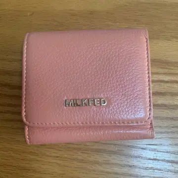 밀크 페도 이단 접이식 지갑 used 제품