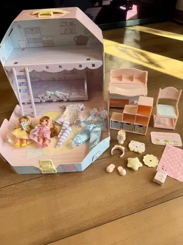 스미코구라시 다이스키 리카짱 룸