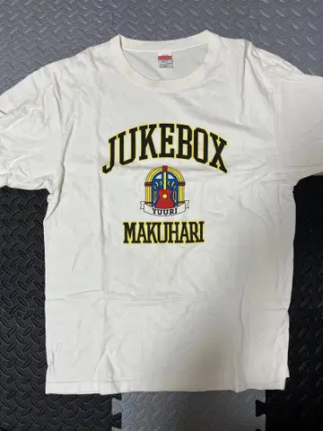 유리 JUKEBOX T셔츠