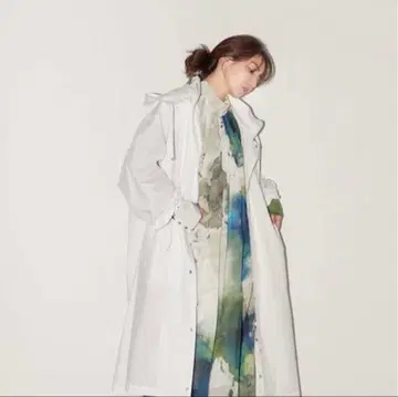 FRAY I.D 후드 부착 화이트 롱 코트