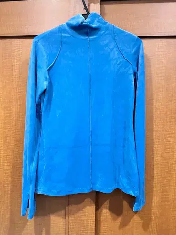 IRENE 파랑 하이넥 긴팔 상의