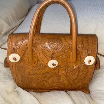 Carving Tribes 그레이스 콘티넨탈 MaestraS