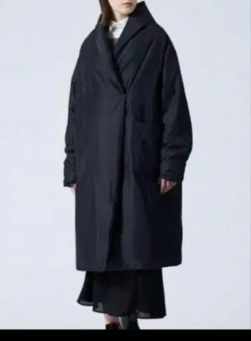 mizuiroind 드레이프 롱 다운 코트 블랙