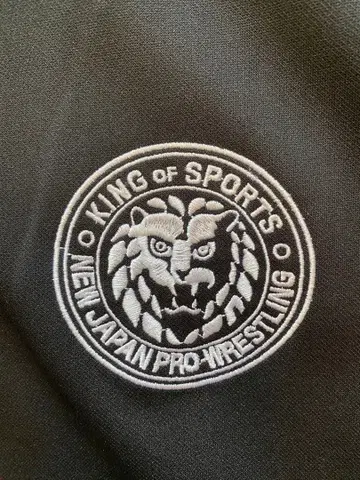 신일본 프로레슬링 트랙 자켓 LL