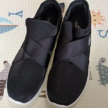 SKECHERS 메모리폼 블랙 슬립온