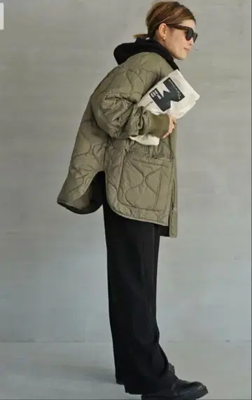 Deuxieme Classe CALUX 후드 부착 퀼팅 자켓