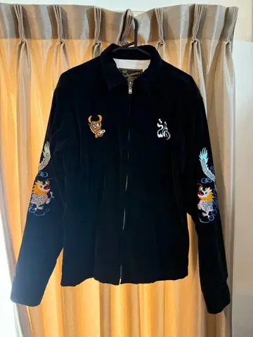 Cushman 블랙 자수 자켓 C-100