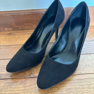 블랙 스웨이드 하이힐 펌프스