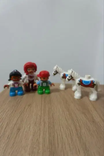 레고 듀플로 캐릭터와 말 피규어 세트