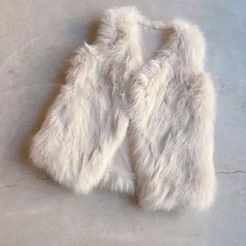 Birthdaybash 크림색 퍼 베스트 롱 기장 슬리브리스