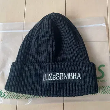 LUZeSOMBRA 루스이슨 브라 블랙 니트 모자