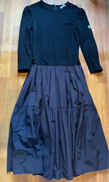 보더스 앳 발코니 원피스