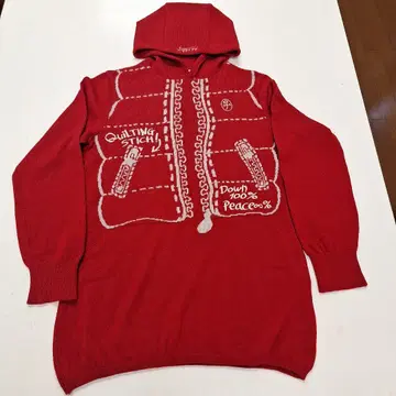 레드 후드 부착 니트 스웨터