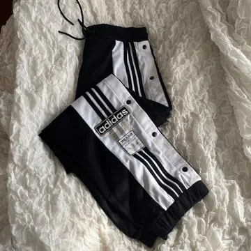 adidas 사이드 버튼 조거 팬츠 블랙/화이트