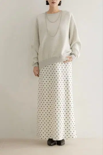 로리즈팜 맨투맨 라이크 니트 그레이