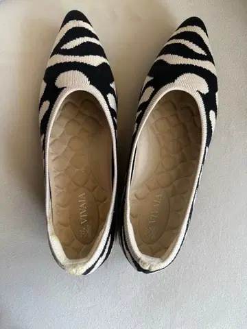 VIVALA 제브라 패턴 플랫슈즈