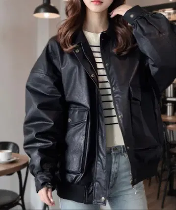 [ JaVa 자바 콜라보 ] 페이크 가죽 블루종 포켓 부착 긴팔