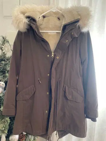 LEPSIM 카키 퍼 탈부착 모즈 코트