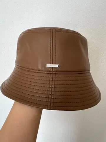 OVERRIDE REC FAKE LEATHER BUCKET SG 브라운