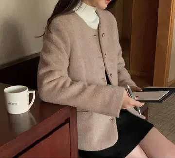 LAURENHI 러프 노카라 브러싱 라운드 숏 자켓