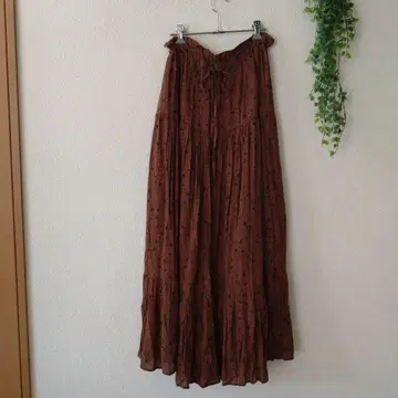 비어즐리 브라운 꽃무늬 캉캉 스커트