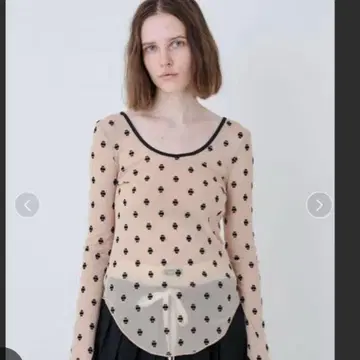 SORIN SWAN LAKE U-NECK TOP