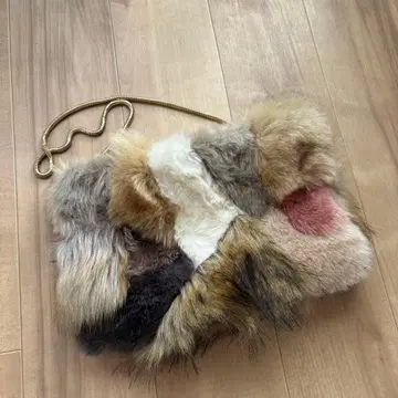 GYDA 멀티 컬러 퍼 숄더백