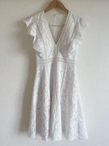 화이트 레이스 V넥 드레스