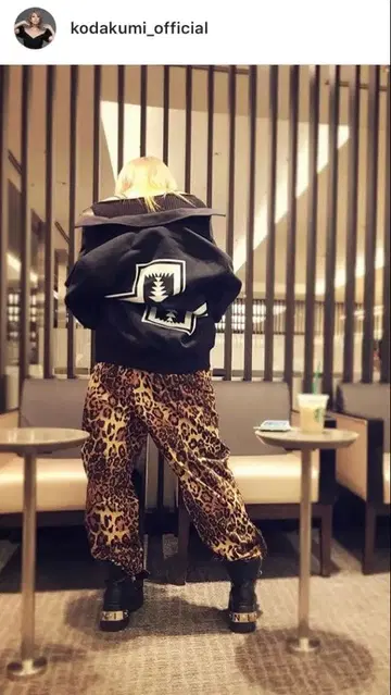 코다 쿠미 착용 김 존스 콜라보 아우터