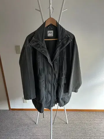 ZARA 밀리터리 자켓 루즈핏