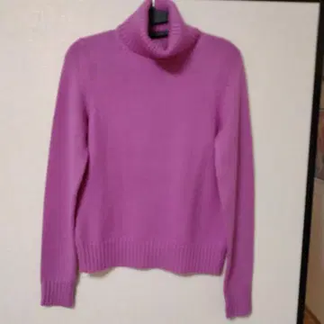 theory 핑크 터틀넥 스웨터