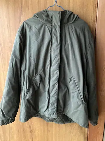 H&M 올리브 그린 후드 부착 자켓