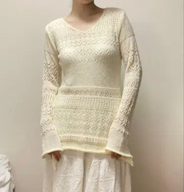 [ Betty Boop ] V넥 긴팔 니트