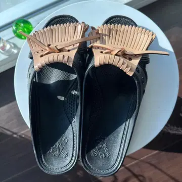 프린지 장식 캐주얼 샌들 블랙