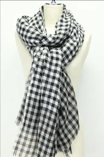 Khadi and Co 카디아앤코 블랙 화이트 체크 스톨