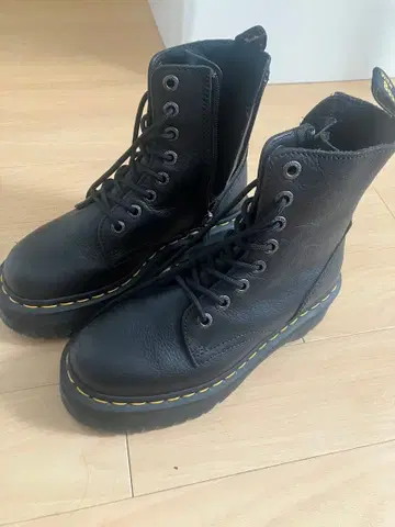 닥터 마틴 블랙 부츠 지퍼 포함