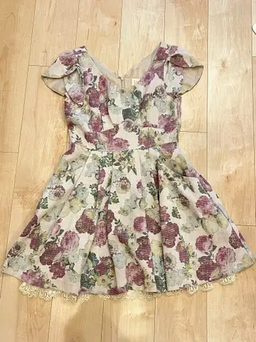 시크릿 허니 꽃무늬 슬리브리스 원피스