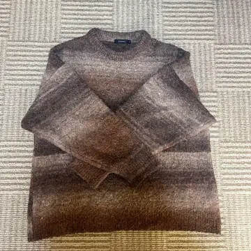 브라운 계열 그라데이션 니트 스웨터