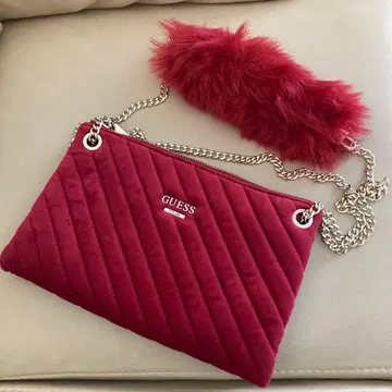 새상품급 게스 GUESS 숄더 클러치 파티백 빨간색 퍼 포함