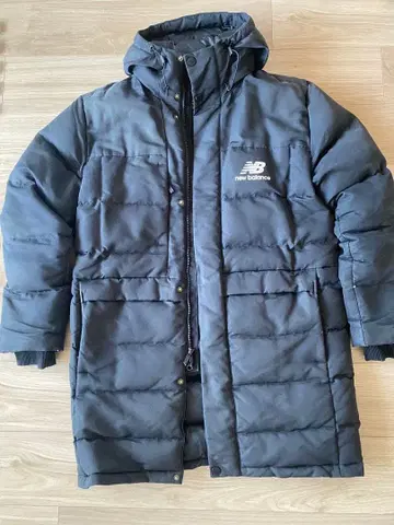 뉴발란스 후드 부착 다운 자켓 M 사이즈 블랙