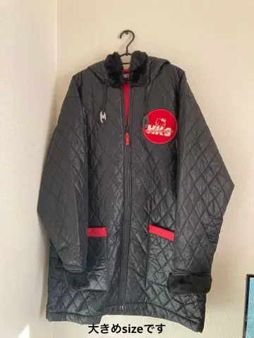 헬로키티 퀼팅 후드 부착 코트