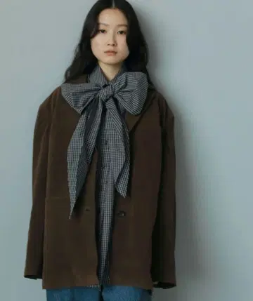 리본 포함 브라운 자켓과 셔츠 세트 안느크